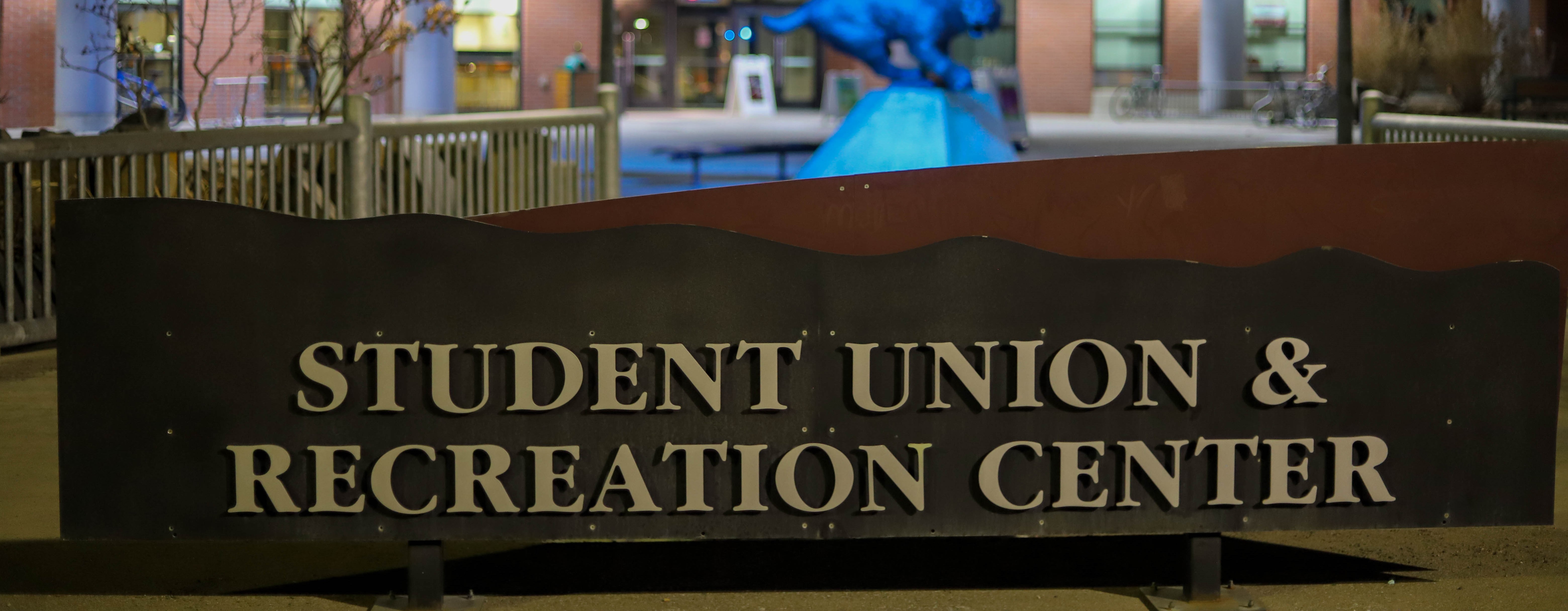 A sign on campus that reads "Student Union & Recreation Center".